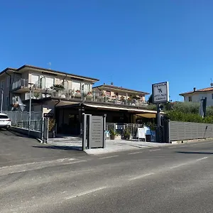 https://albergo-lazise.hotelinveneto.com