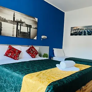 https://venice-stay.hotelinveneto.com